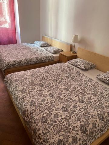Large 3 Bedroom Family Apartment Close To The River Prague Extérieur photo
